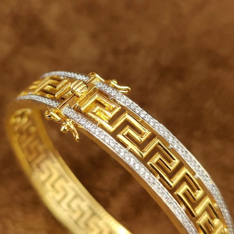 versace bangle