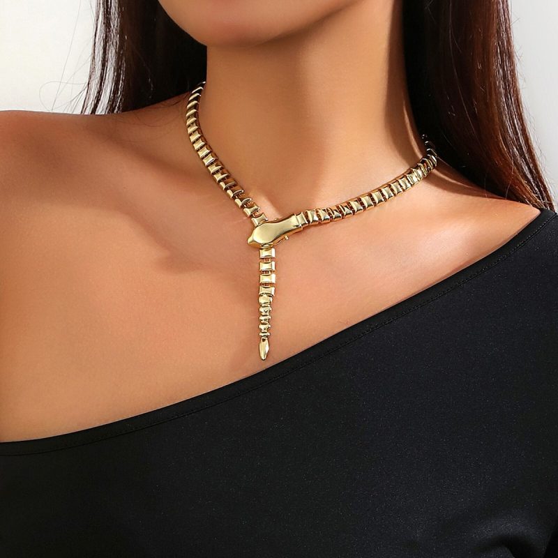 snake choker