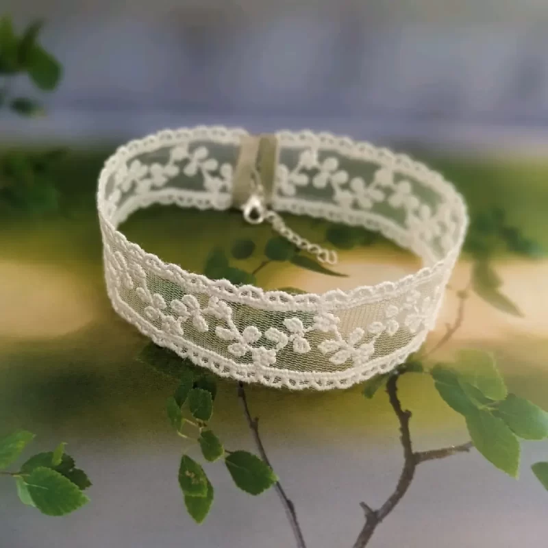 white lace choker