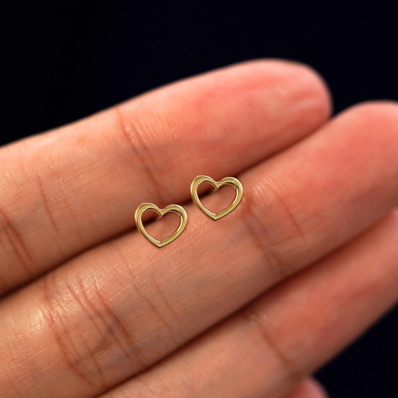 gold heart earrings