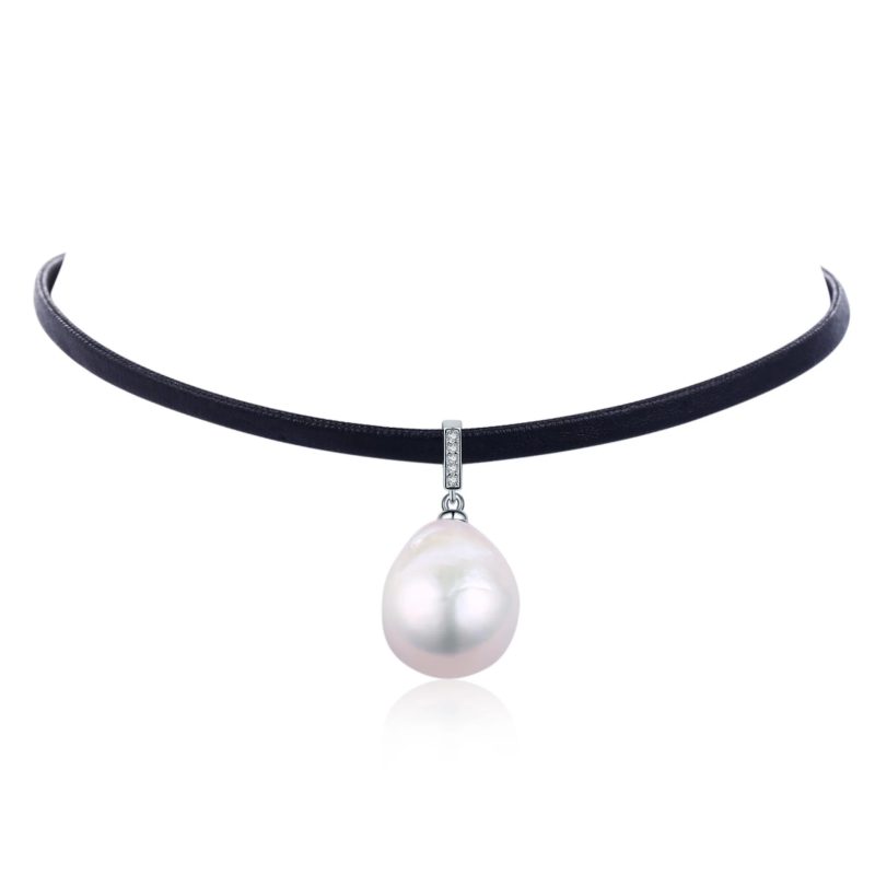 baroque pearl choker