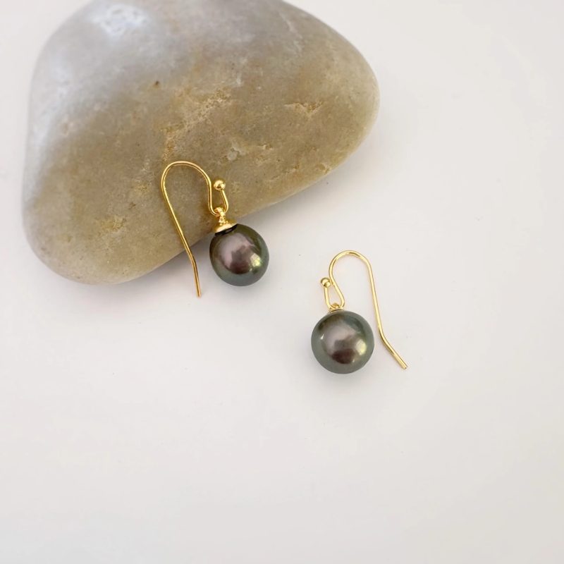 black pearl earrings